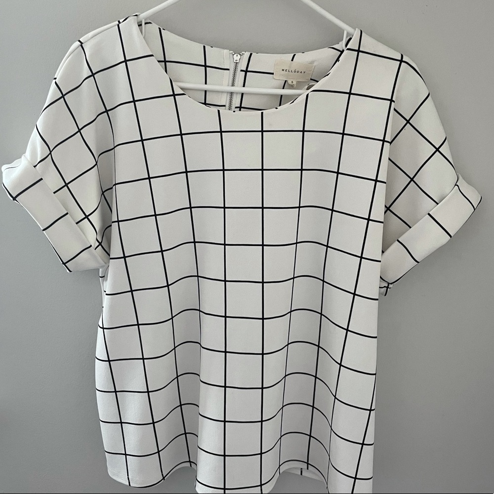 Black and white women’s dress shirt